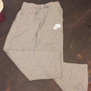 Boys Nike Sweatpants - Medium